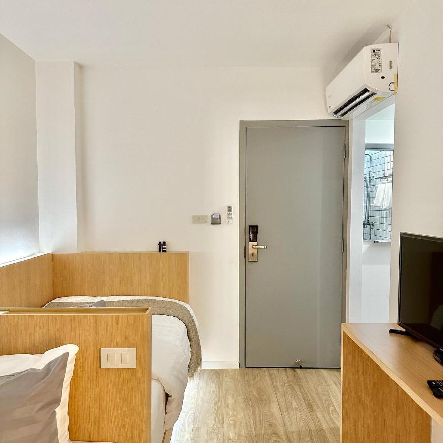 E11 Hotel - Bts Punnawithi Bangkok Exterior photo