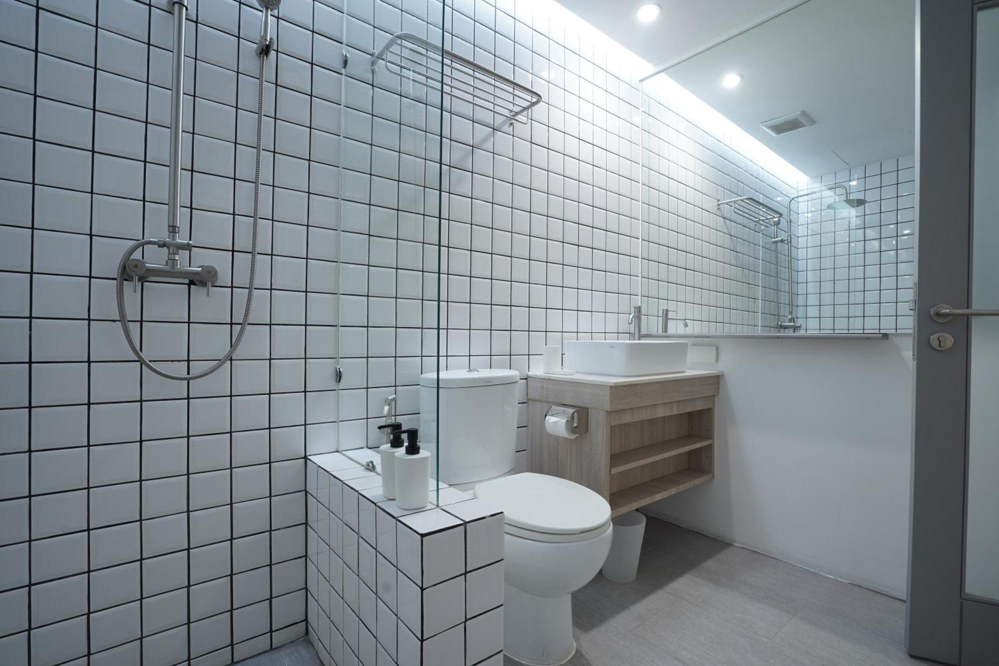E11 Hotel - Bts Punnawithi Bangkok Exterior photo
